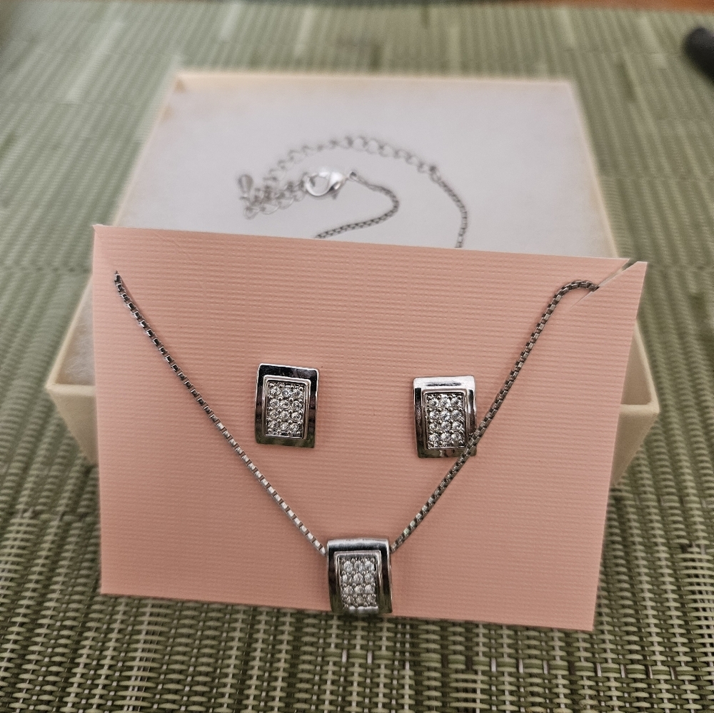 Geometric Rhinestone Silver Jewelry Set with Necklace and Earrings